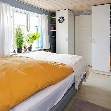 6 Person In Otterup-by Traum